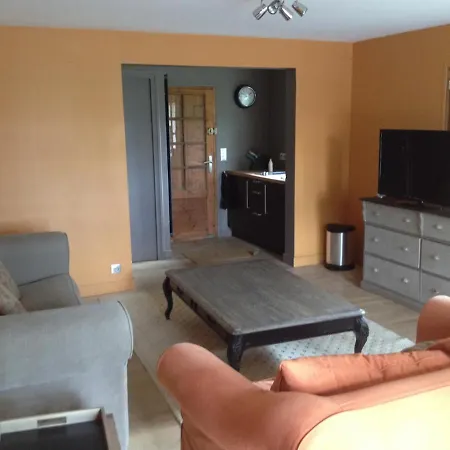 Chaumiere De Charme Avec Piscine *