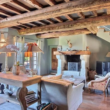 Chaumiere De Charme Avec Piscine بيت للعطل *