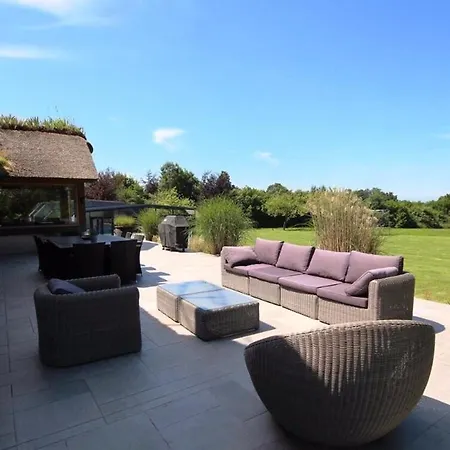 Chaumière De Charme Avec Piscine Holiday home Tourgeville