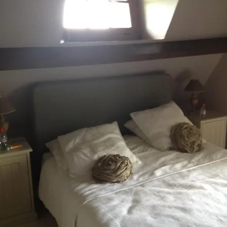 Chaumiere De Charme Avec Piscine بيت للعطل تورجفيل