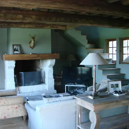 Chaumiere De Charme Avec Piscine بيت للعطل تورجفيل