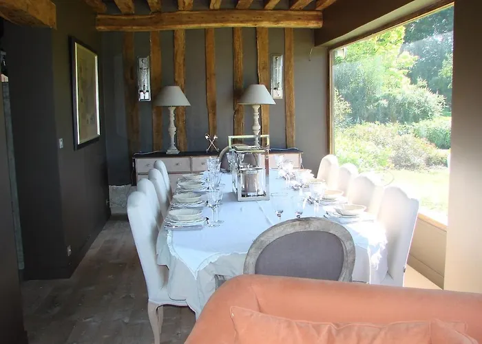 Chaumiere De Charme Avec Piscine *